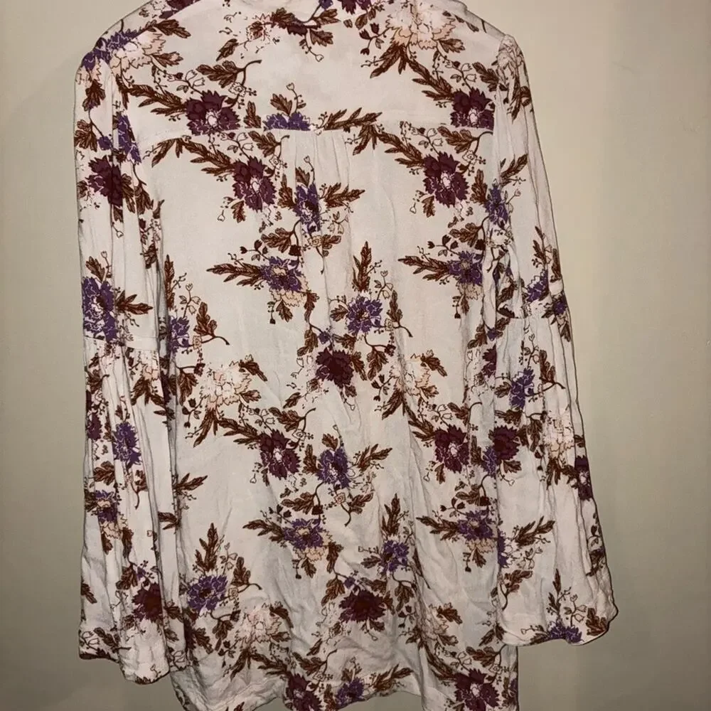 Free People Floral Bell Sleeves Henley Boho Blouse Size S Fairy Whimsical Rayon - Picture 3 of 9
